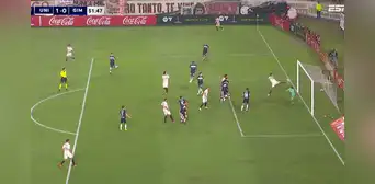 Di Benedetto le reclamó con todo a Valera tras arruinar el 2-0 de Universitario ante Gimnasia