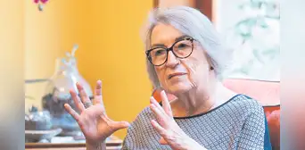 Rosa Alayza Mujica: "El Parlamento se ha convertido en el lugar en donde se cocina la dictadura"