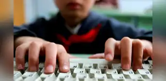 Menores de 15 años no podrán entrar a redes sociales sin consentimiento de sus padres en Francia Menores de 15 años no podrán entrar a redes sociales sin consentimiento de sus padres en Francia