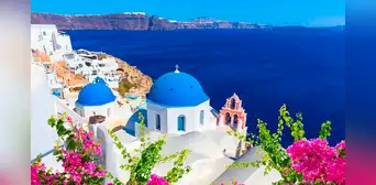 De necesidad a atractivo turístico: ¿por qué las islas griegas son de color blanco y azul? De necesidad a atractivo turístico: ¿por qué las islas griegas son de color blanco y azul?