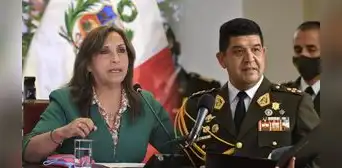 Jefe del CC. FF. AA. contradice declaración de Dina Boluarte a la Fiscalía sobre muertes en protestas Jefe del CC. FF. AA. contradice declaración de Dina Boluarte a la Fiscalía sobre muertes en protestas