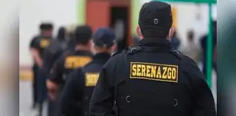 "Por eso eres serenazgo": ciudadano discrimina a sereno en parque del Cercado de Lima "Por eso eres serenazgo": ciudadano discrimina a sereno en parque del Cercado de Lima