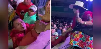 Fan ofrece una vaca a Dina Páucar durante concierto en Cajamarca: “Te amo, Dina” Fan ofrece una vaca a Dina Páucar durante concierto en Cajamarca: “Te amo, Dina”