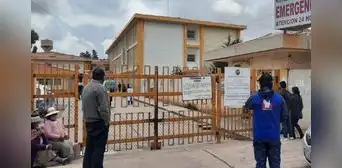 Mujer de 84 años lucha por su vida tras caer del segundo piso en Juliaca Mujer de 84 años lucha por su vida tras caer del segundo piso en Juliaca