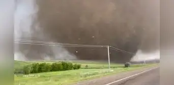 Un gran tornado azota condados de Canadá dejando varios heridos