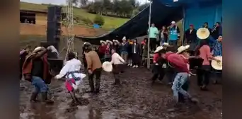 “Qué buen baile”: cuando no hay dinero para contratar a Azucena Calvay, pero lo disfrutas “Qué buen baile”: cuando no hay dinero para contratar a Azucena Calvay, pero lo disfrutas
