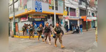 Emporio Comercial de Gamarra: PNP realiza operativo para reubicar a ambulantes Emporio Comercial de Gamarra: PNP realiza operativo para reubicar a ambulantes