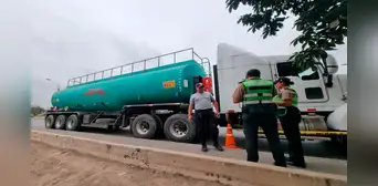 Delincuentes secuestran y atan a chofer de cisterna para robar más de 10.000 galones de gasolina Delincuentes secuestran y atan a chofer de cisterna para robar más de 10.000 galones de gasolina