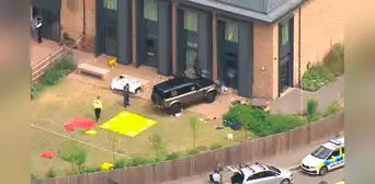 Mujer atropella a 6 niños y 2 adultos tras chocar contra una escuela en Londres: una menor falleció Mujer atropella a 6 niños y 2 adultos tras chocar contra una escuela en Londres: una menor falleció
