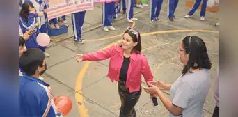 Amy Gutierrez promueve educación menstrual en colegio de Carabayllo