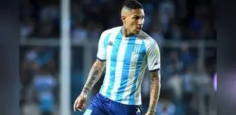 Paolo Guerrero y su escueta despedida de Racing tras rescindir su contrato