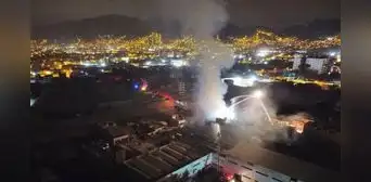Incendio en SJL: las llamas están centralizadas y contenidas, dicen bomberos Incendio en SJL: las llamas están centralizadas y contenidas, dicen bomberos