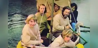 La impresionante historia de la familia que naufragó 38 días en un bote bebiendo sangre de tortuga La impresionante historia de la familia que naufragó 38 días en un bote bebiendo sangre de tortuga