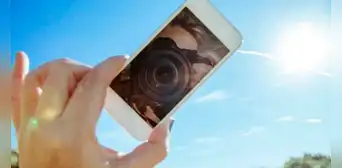 ¿Qué pasa con mi teléfono si lo expongo directamente a la luz del sol durante mucho tiempo? ¿Qué pasa con mi teléfono si lo expongo directamente a la luz del sol durante mucho tiempo?