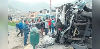 Comas: choque deja 5 muertos y 26 heridos en vía de Pasamayito Comas: choque deja 5 muertos y 26 heridos en vía de Pasamayito