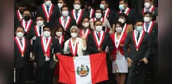 ¿Cuántos congresistas hay en el Perú y a qué partidos políticos pertenecen? ¿Cuántos congresistas hay en el Perú y a qué partidos políticos pertenecen?