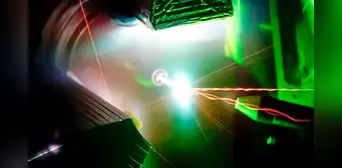 Físicos crearon una luz 1.000 millones de veces más brillante que el Sol Físicos crearon una luz 1.000 millones de veces más brillante que el Sol