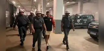 Detienen a preparador físico de Universitario por gestos racistas en partido contra Corinthians Detienen a preparador físico de Universitario por gestos racistas en partido contra Corinthians