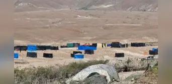 Arequipa: 300 policías desalojan a invasores de terrenos públicos