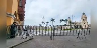 Cierran acceso a plaza de Armas en el Centro Histórico a pocos días de la 'Tercera toma de Lima'