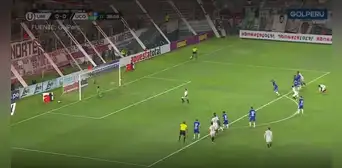 Herrera pone el 1-0 de Universitario luego de que el VAR repitiera el penal que había fallado