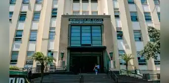 Gobierno de Boluarte designa a Eric Ricardo Peña Sánchez como nuevo viceministro de Salud Pública Gobierno de Boluarte designa a Eric Ricardo Peña Sánchez como nuevo viceministro de Salud Pública