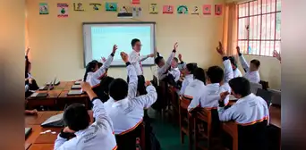 Minedu anunció que profesores y auxiliares recibirán bono extraordinario de S/220 Minedu anunció que profesores y auxiliares recibirán bono extraordinario de S/220