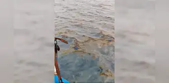 Pescadores advierten derrame de petróleo en mar de Piura Pescadores advierten derrame de petróleo en mar de Piura