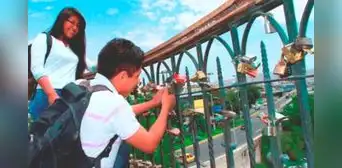 Arequipa: ¿por qué dejan candados en el puente Bolognesi, como en el puente de París? Arequipa: ¿por qué dejan candados en el puente Bolognesi, como en el puente de París?