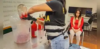 Cocaína en botellas de vino: detienen a 2 mujeres que llevaban droga a Malasia Cocaína en botellas de vino: detienen a 2 mujeres que llevaban droga a Malasia
