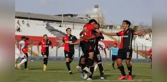 Melgar toma la punta del torneo Melgar toma la punta del torneo