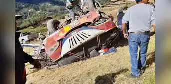 Tragedia en carretera de Áncash: 11 muertos y 14 heridos al caer un bus al abismo Tragedia en carretera de Áncash: 11 muertos y 14 heridos al caer un bus al abismo
