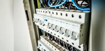 Nuevos suministros de luz costarán 9% menos para usuarios domiciliarios y pequeños comercios Nuevos suministros de luz costarán 9% menos para usuarios domiciliarios y pequeños comercios