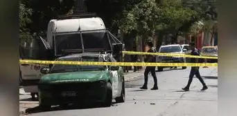 ¡En defensa propia! Policía mata a 2 delincuentes que habrían intentado asaltarlo con cuchillos