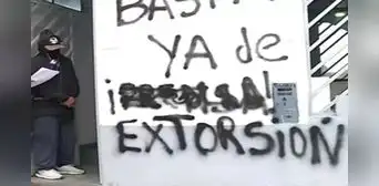 "Basta ya de extorsiones": disparan contra casa de profesora y la amenazan de muerte