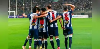 Alianza Lima y su poderoso 11 para 'tumbarse' a Universitario en el clásico del fútbol peruano Alianza Lima y su poderoso 11 para 'tumbarse' a Universitario en el clásico del fútbol peruano