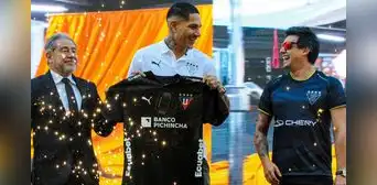 Paolo Guerrero tras ser presentado en LDU: "Trabajaré para traer títulos" Paolo Guerrero tras ser presentado en LDU: "Trabajaré para traer títulos"