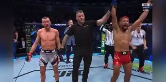El peruano Daniel Marcos venció a Davey Grant en UFC Londres 2023 y sigue invicto 15-0 El peruano Daniel Marcos venció a Davey Grant en UFC Londres 2023 y sigue invicto 15-0