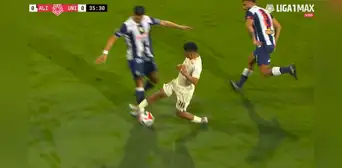 ¡Le dejó su 'chiquita'! Quispe entró fuerte sobre Zambrano y se ganó la amarilla en el clásico ¡Le dejó su 'chiquita'! Quispe entró fuerte sobre Zambrano y se ganó la amarilla en el clásico
