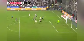 La jugada 'maradoniana' de Piero Quispe que pudo cambiar la historia del clásico La jugada 'maradoniana' de Piero Quispe que pudo cambiar la historia del clásico