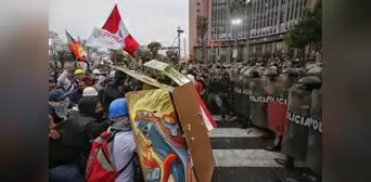 Encuesta IEP: sigue mayoritario apoyo al adelanto de elecciones y a la protesta cívica Encuesta IEP: sigue mayoritario apoyo al adelanto de elecciones y a la protesta cívica