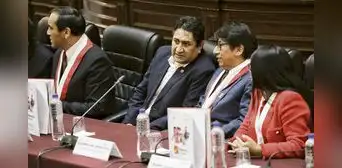 Perú Libre abandona el bloque de izquierda-centro para aliarse con el fujimorismo Perú Libre abandona el bloque de izquierda-centro para aliarse con el fujimorismo