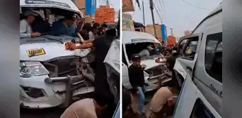 Lurigancho-Chosica: cústers de transporte público se chocan y dejan como saldo 6 heridos en Cajamarquilla Lurigancho-Chosica: cústers de transporte público se chocan y dejan como saldo 6 heridos en Cajamarquilla