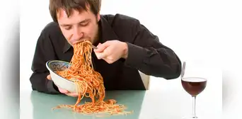 Los peligros de ingerir alimentos cuando no tienes hambre