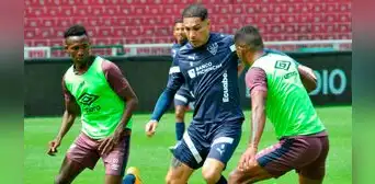 Con gol de Paolo Guerrero en su debut: LDU Quito superó U. Católica en partido amistoso