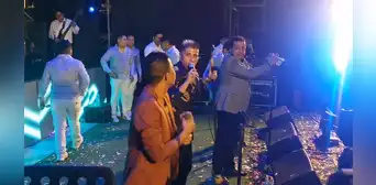 Exintegrantes de Grupo 5 se juntaron y la ‘rompieron’ ante miles de fanáticos en concierto Exintegrantes de Grupo 5 se juntaron y la ‘rompieron’ ante miles de fanáticos en concierto