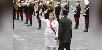 Dina Boluarte: mandataria se retiró de la catedral de Lima para poder dirigirse al Congreso de la República