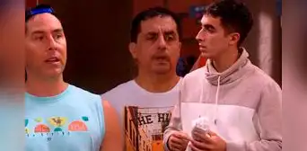 Jimmy escapó de 'Pepe' y 'Tito' en 'AFHS': ¿le confesará a Alessia sobre su beso con Laia? Jimmy escapó de 'Pepe' y 'Tito' en 'AFHS': ¿le confesará a Alessia sobre su beso con Laia?