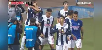 Jairo Concha realizó gesto con la camiseta de Alianza Lima ante todo el Mansiche que no se vio