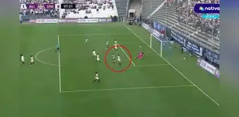 Adriana Lúcar 'pinchó' la pelota y puso el 1-0 de Alianza sobre Universitario a los 7 minutos